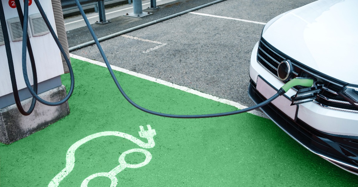 Spark bornes de recharge pour voiture electrique - dbt sa - élivre une  puissance de 3 à 22 kw